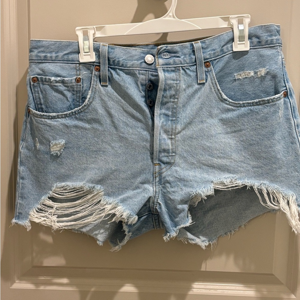 Levi’s cut off shorts size 32